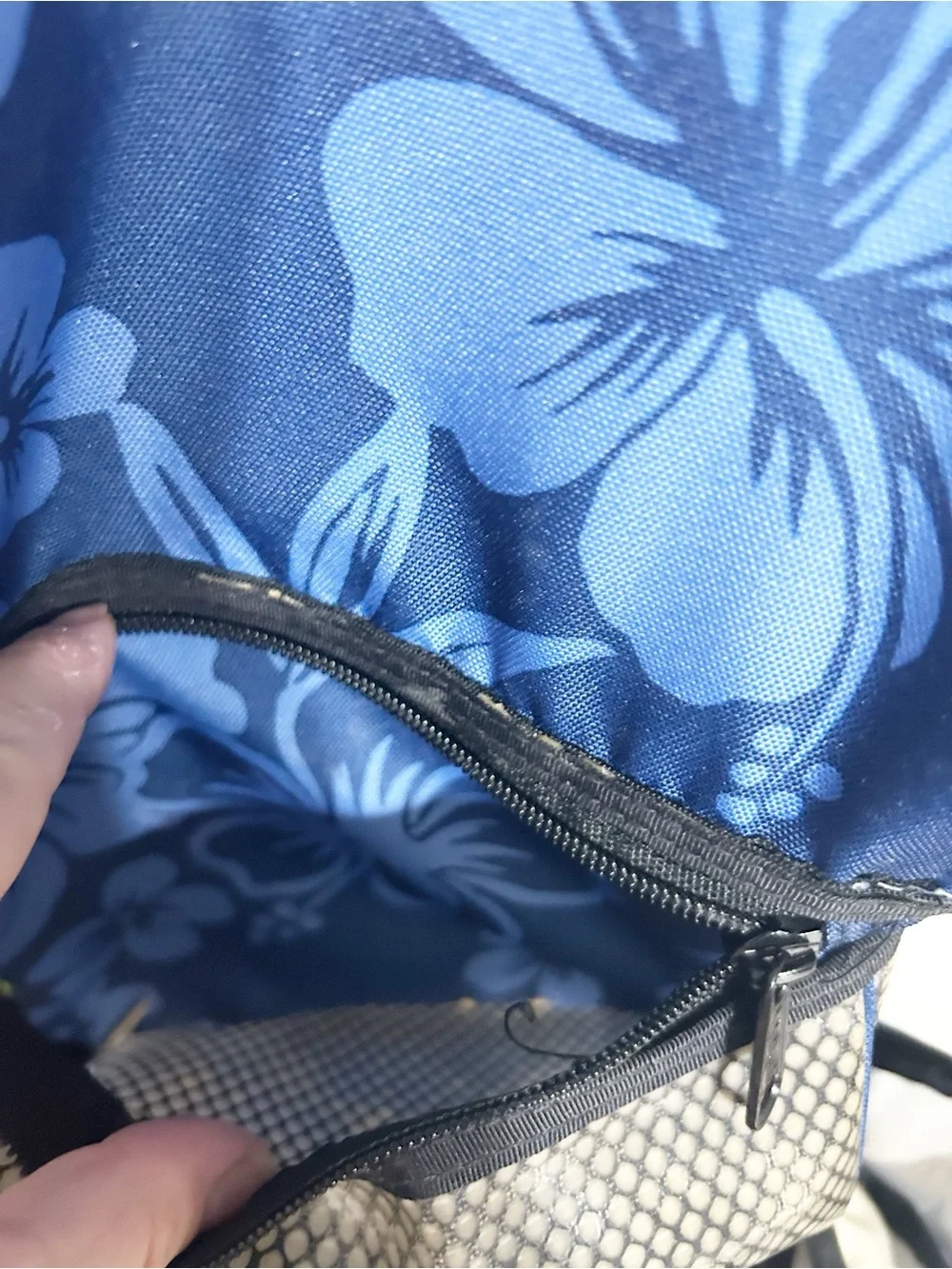 LL Bean Personal Organizer Hanging Travel Toiletry Bag Blue Floral Nylon Pockets